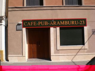 Local Comercial en Plaza de Toros - Ayuntamiento. Local pub en el centro