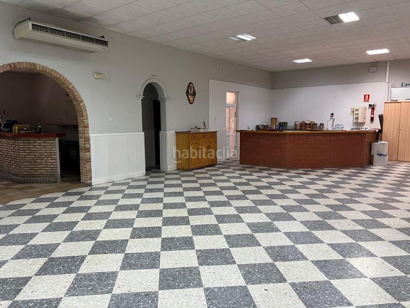 Foto da040c93-ebc4-4981-a428-53a846468baf. Local comercial edificio ideal para hostelería y restauración en Jerez de la Frontera