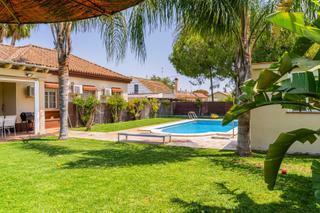 Xalet a Caballero Bonald-S. José Obrero-Guadalcacín. Chalet en caulina de una sola planta
