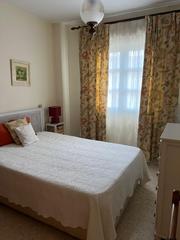Lloguer Pis a Centro. Apartamento amueblado con garaje  en zona avenida.