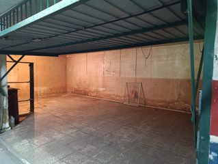 Miete Autoparkplatz in Santiago - Coronación. Garaje cerrado con puerta de 46 metros.