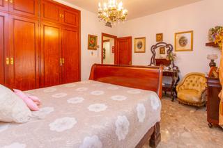 Pis en Centro. Espaciosa vivienda en pleno centro de jerez con garaje.