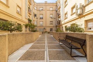 Pis en Divina Pastora - La Yeguada. Piso con inquilino ideal para inversin  residencial cristina, j