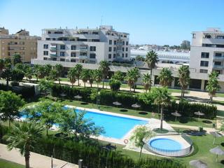 Location Appartement à El Altillo. Piso de 2 dormitorios en residencial alborán  zona hipercor.