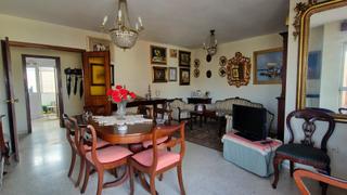 Pis a Madre de Dios. Amplio piso con garaje y terraza junto a plaza madre de dios