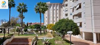 Pis a El Altillo. Apartamento reformado con terraza y piscina en la exclusiva zona