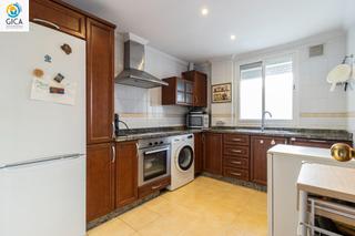 Pis a Puertas del sur - Guadabajaque. Piso con garaje, trastero y excelentes zonas comunes en puertas