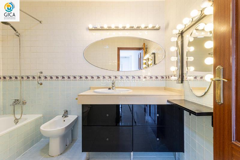 Foto 331239ba-6147-4b57-ad0c-0ab85f05199e. Pis amb aparcament a Centro Jerez de la Frontera