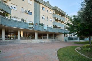 Appartement à El Altillo. Piso con garaje y piscina en urbanización privada junto a hiperc