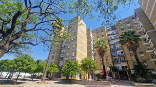Pis a La Plata. Amplio piso de 4 dormitorios con ascensor en zona san benito