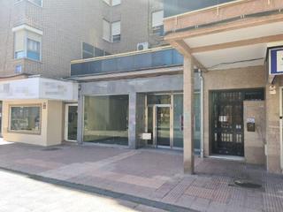 Local Comercial en Avenida DR MENDIGUCHIA CARRICHE