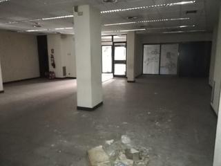 Local Comercial en Calle CHIMBO