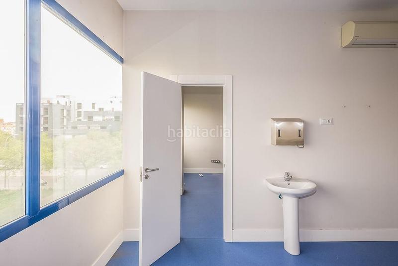 Foto 1dc1a419-51bf-4216-8d67-4c0b322b7a03. Bureau avec parking dans Villaverde Alto Madrid