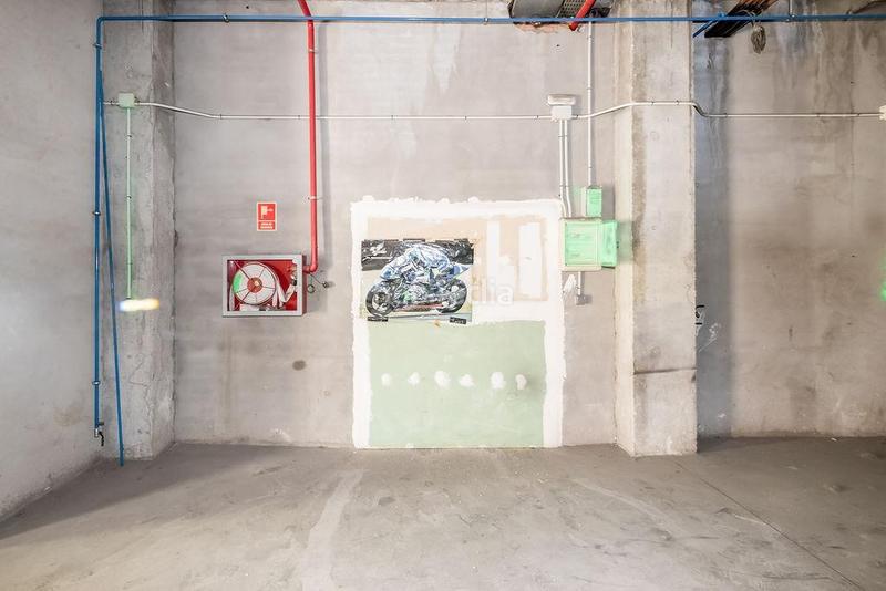 Foto a23b30b1-dd3a-40a4-adc0-5cd0e37531dd. Bureau avec parking dans Villaverde Alto Madrid