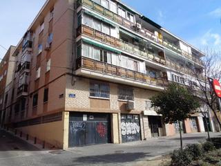 Pis  Calle gallegos. Piso en venta en vicálvaro, madrid