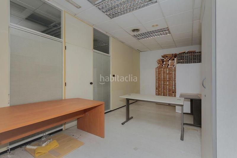 Foto de930ad5-58c0-4e66-bb8d-0d4e478cd0d2. Locale commerciale in Simancas Madrid