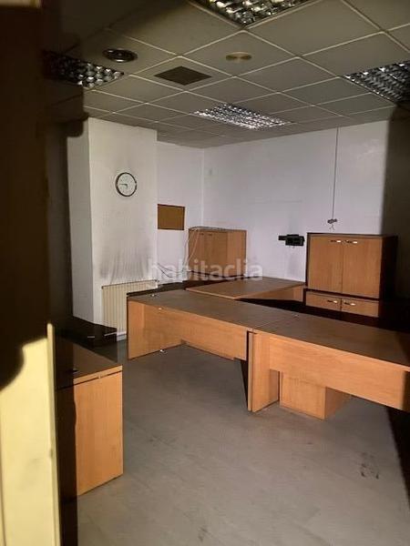 Foto f583d91d-0eb6-4e18-8665-97f917a01e8e. Locale commerciale in Simancas Madrid