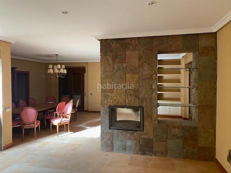 Foto 27d55d32-7fac-47b4-bda4-85efacfc3ae8. Chalet avec chauffage parking piscine dans Pino Alto-Navarredonda Valdemorillo