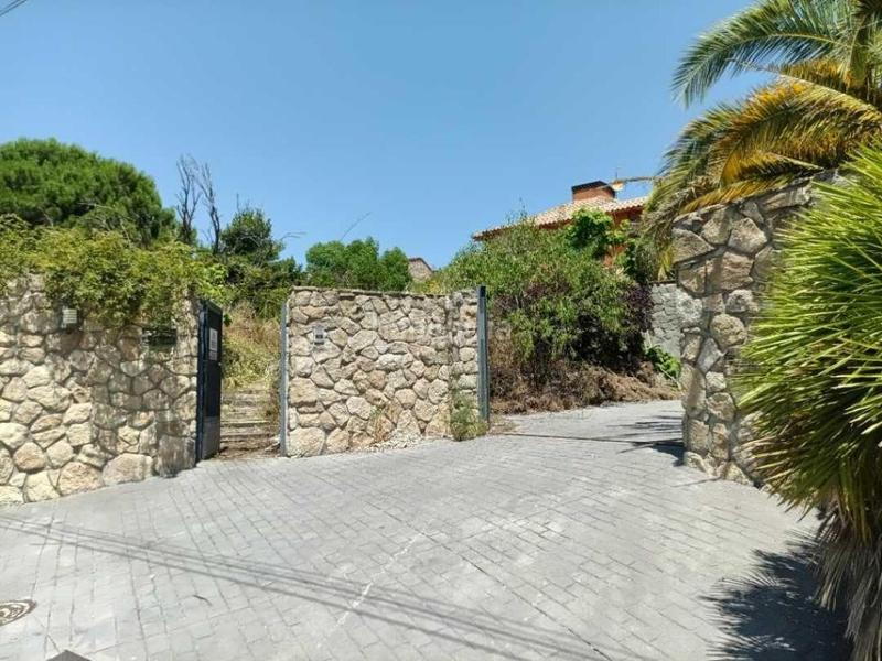 Foto 37b2434f-9f1d-4b4a-9e3d-10244c53ae61. Chalet avec chauffage parking piscine dans Pino Alto-Navarredonda Valdemorillo