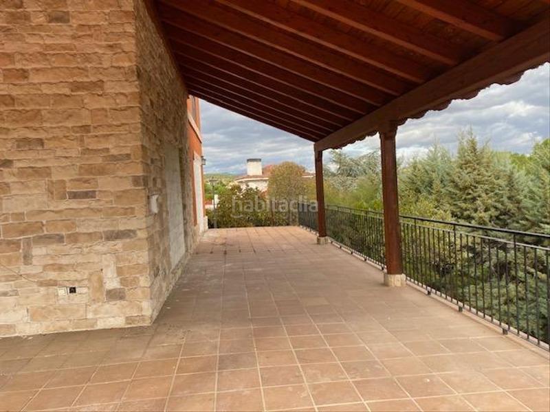 Foto b42ad3ea-b5e0-4a8f-b89c-bec5b819c936. Chalet avec chauffage parking piscine dans Pino Alto-Navarredonda Valdemorillo