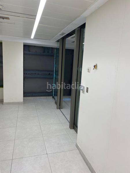 Foto 36a25984-0cd0-497b-858c-be5f8e576b9e. Local comercial  en zona Apóstol Santiago, en Madrid