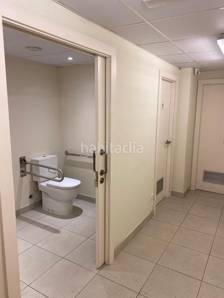 Foto 461be62d-6317-46d6-888a-5f789696d8a6. Local comercial  en zona Apóstol Santiago, en Madrid