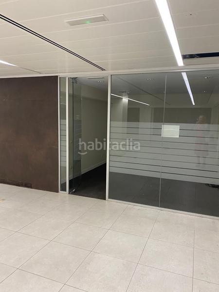 Foto b3546b5e-7019-4a84-b28d-5842e73e17c9. Local comercial  en zona Apóstol Santiago, en Madrid