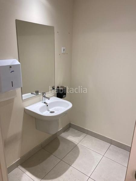 Foto b6584796-5c45-4fd9-81c4-f69d31ccc494. Local comercial  en zona Apóstol Santiago, en Madrid