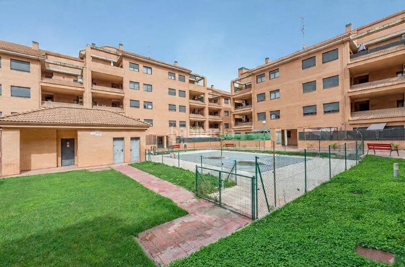 Foto b2a1d966-751c-47db-96e1-edf6c4249a23. Flat in avenida maría moliner 5 in Yebes - valdeluz Yebes