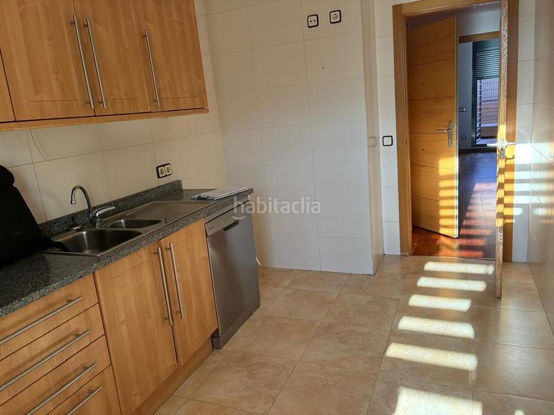 Foto c337524c-f49a-4750-a68f-3015005bc4b4. Flat in avenida maría moliner 5 in Yebes - valdeluz Yebes