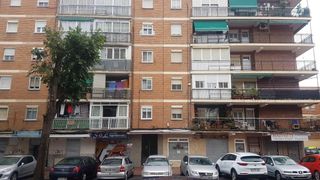 Geschäftsraum  Calle beatriz galindo. Local en venta en alcalá de henares  zona rincondaluis vives