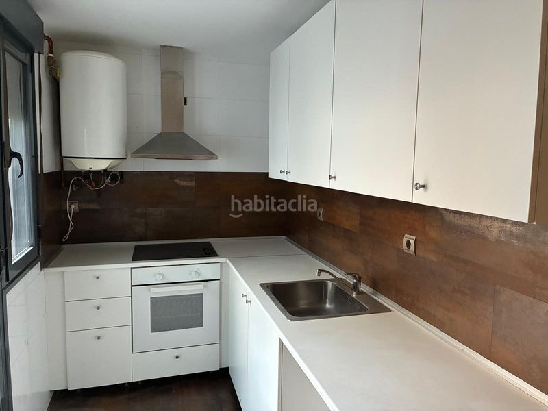 Foto 28a7ce5f-8670-4ece-b144-5a7db8588dd5. Pis a Guindalera Madrid