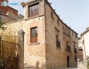 Casa a Castraz. Casa palacio en venta en sepúlveda, segovia.