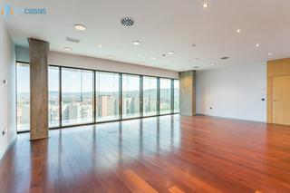 Rent Office space in El Clavín-Valdeluz. Oficina en alquiler en guadalajara. torre de cristal.