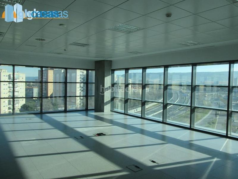 Foto 7f3eb5cd-b948-411d-9a2a-5f6eb7baa97e. Alquiler local comercial local en alquiler . torre de cristal. en Guadalajara