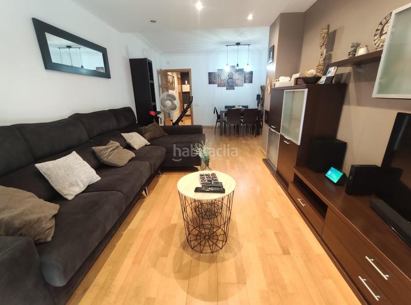 Foto 49d144a3-35bd-44fb-9889-0972cf95c372. Appartamento con riscaldamento parcheggio piscina in Canovelles