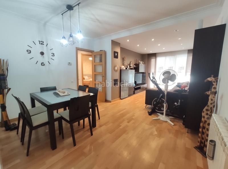 Foto b95745ab-9695-4f75-8a51-1df04dc6c25e. Appartamento con riscaldamento parcheggio piscina in Canovelles