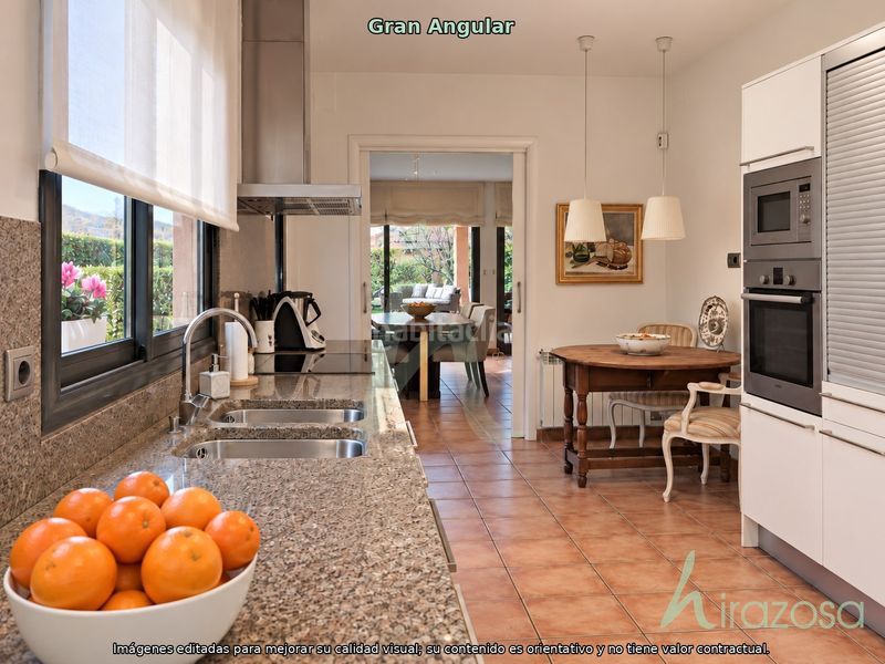 Foto 2c5843d8-6961-4b58-86bd-4d866ceab4b9. Casa amb calefacció aparcament piscina a Aiguafreda