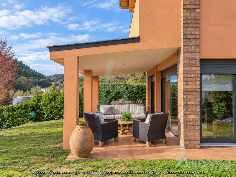 Foto a57513f7-6e47-47f8-bb19-ff78e5ad0fe1. Casa amb calefacció aparcament piscina a Aiguafreda