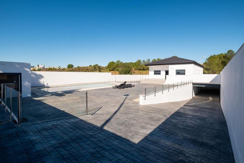 Foto 6f2c11e0-2042-4e5b-b731-cf679a9be575. Chalet con riscaldamento parcheggio piscina in Costa Esuri Ayamonte