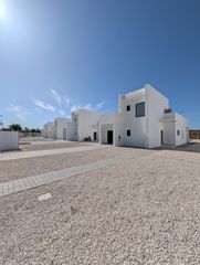 Chalet  Avenida juan pablo ii - r2.04/r2.05/r2.06 y r2.07. Obra nueva promoción de 6 chalets independientes con piscina pri