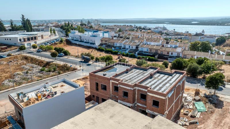 Foto 388c7add-b989-4115-8c65-7c9be48d8d41. Casa adossada 205m<sup>2</sup> amb aparcament a Ayamonte ciudad Ayamonte