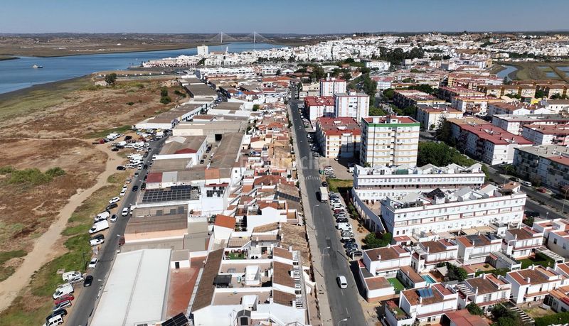 Foto 03cc9ae0-bfe3-4866-9765-f4fb6c090902. Casa adossada amb aparcament a Ayamonte ciudad Ayamonte