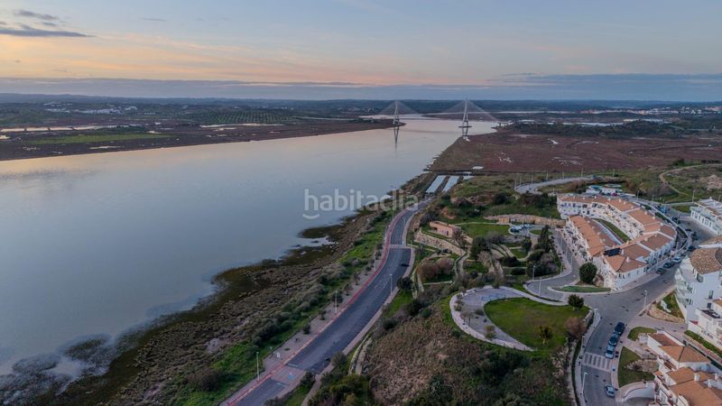 Foto ea8a3351-45b5-4137-8c55-52444b1408a2. Casa adossada amb aparcament piscina a Ayamonte ciudad Ayamonte