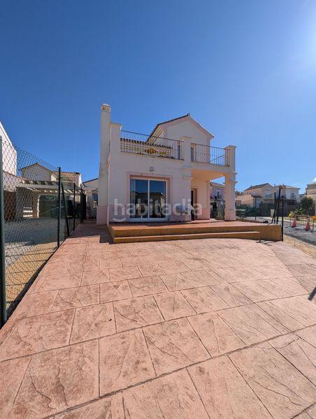 Foto 46ba5407-ec94-4a13-94f8-9e0dd82e96ca. Chalet avec parking piscine dans Costa Esuri Ayamonte