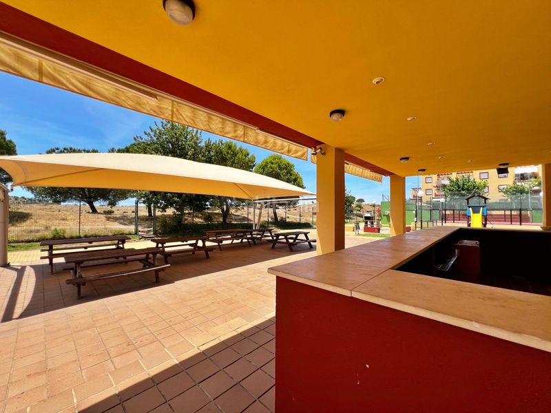Foto 220fdbe5-fdfe-4002-8f11-3dbb56245a05. Apartament amb aparcament piscina a Costa Esuri Ayamonte