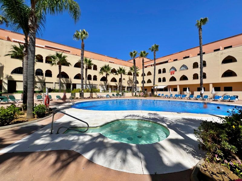 Foto 60e5aed2-d250-49f3-bbb6-9a11f7e7b70a. Apartment with heating parking pool in Punta del Moral Ayamonte