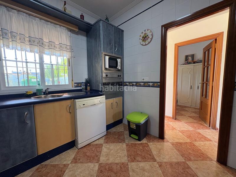 Foto b377503f-3070-4d38-87df-78c1517122a7. Casa adosada en Núcleo Urbano Aljaraque