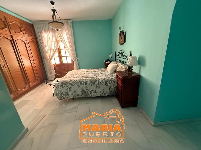 Foto 90ebad54-8135-4366-8d06-0fc8c4ccb38c. Xalet amb xemeneia aparcament piscina a Puertosol Málaga