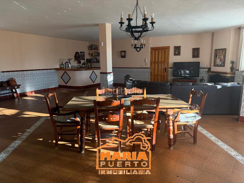 Foto a2bfd262-3580-4ba6-8d1b-d0349953f3d5. Xalet amb xemeneia aparcament piscina a Puertosol Málaga